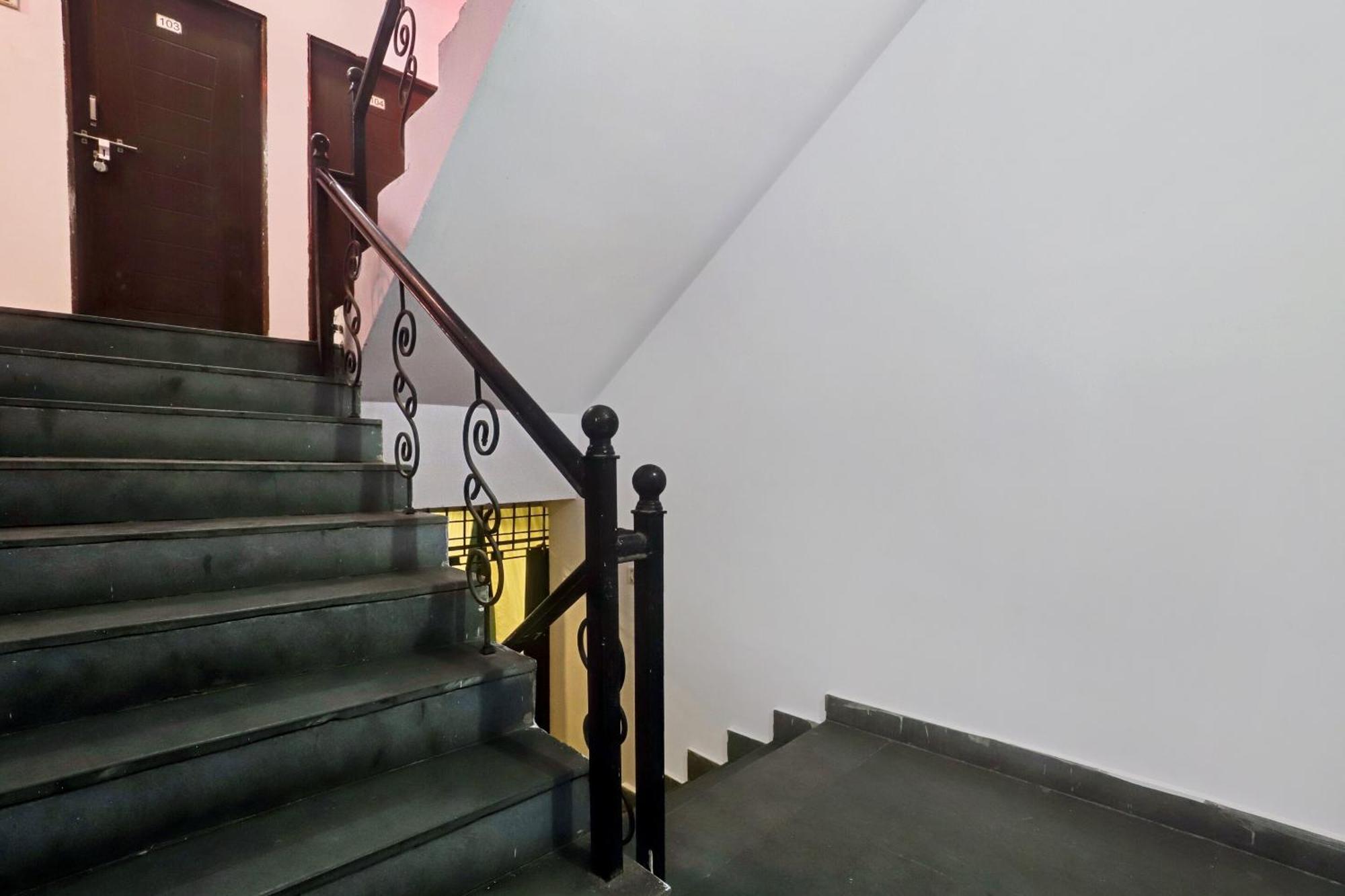 Hotel O Royal Stay Inn Royal Stay Inn Nagpur Dış mekan fotoğraf